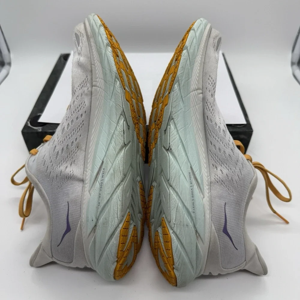 Hoka One One Clifton 8 Women's Running Shoes‎ Sz 9.5B F27221L White
